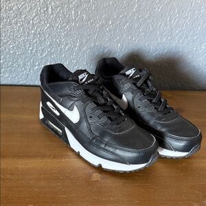 Nike Air Max kids Black and White Sneakers